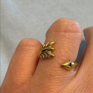 Stella & Dot Gold Open Arrow Band Ring - Women Jewelry